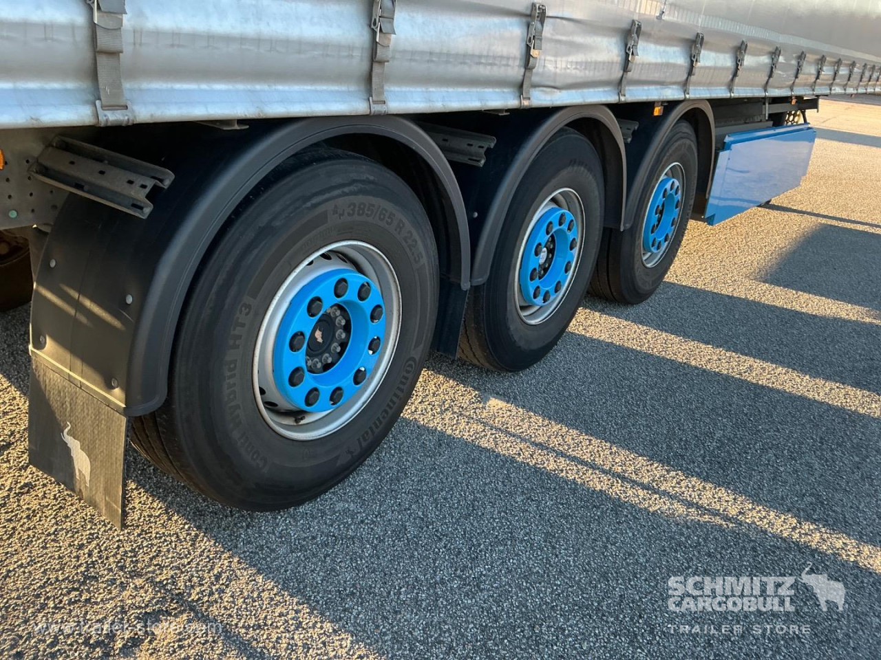 SCHMITZ Curtainsider Standard - Curtainsider semi-trailer: picture 2 SCHMITZ Curtainsider Standard - Curtainsider semi-trailer: picture 2