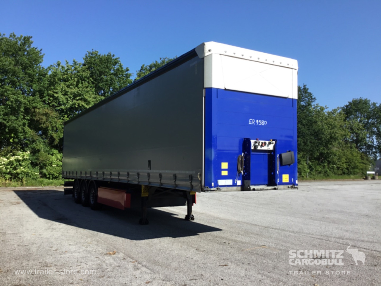 SCHMITZ Curtainsider Standard , Folding wall right - Curtainsider semi-trailer: picture 1 SCHMITZ Curtainsider Standard , Folding wall right - Curtainsider semi-trailer: picture 1