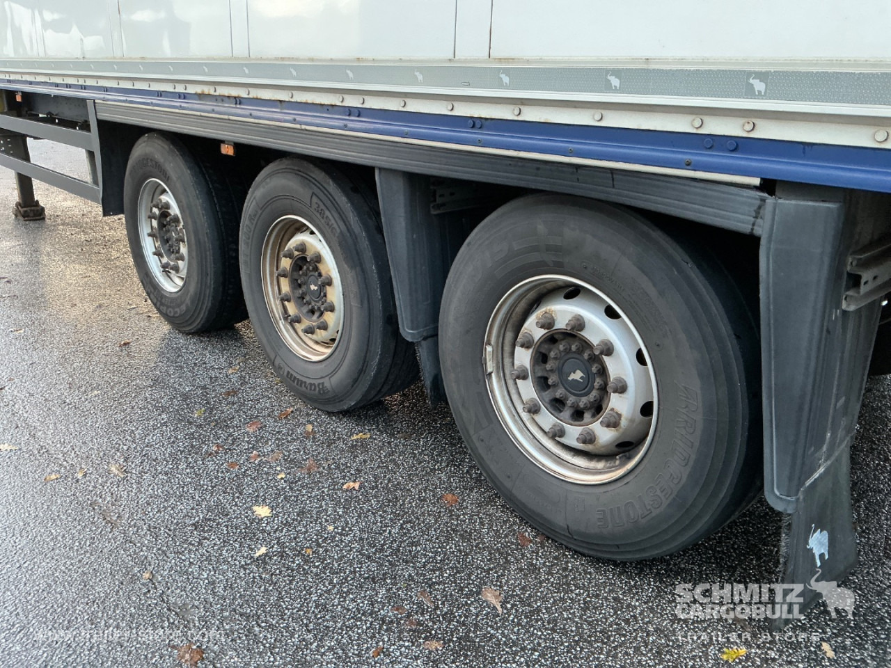 SCHMITZ Dryfreight Standard Taillift - Closed box semi-trailer: picture 2 SCHMITZ Dryfreight Standard Taillift - Closed box semi-trailer: picture 2