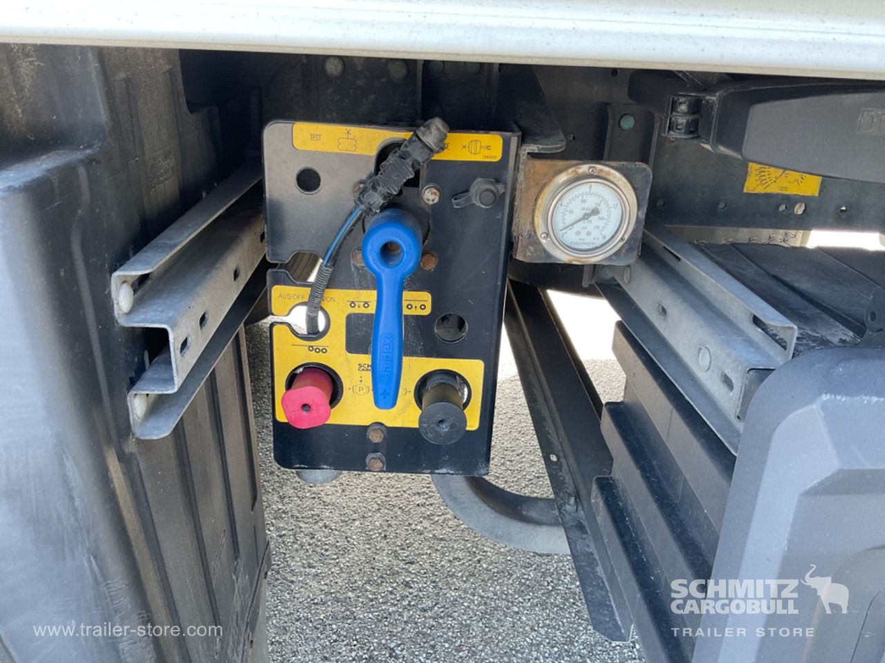 SCHMITZ Reefer Standard Double deck - Isothermal semi-trailer: picture 2 SCHMITZ Reefer Standard Double deck - Isothermal semi-trailer: picture 2