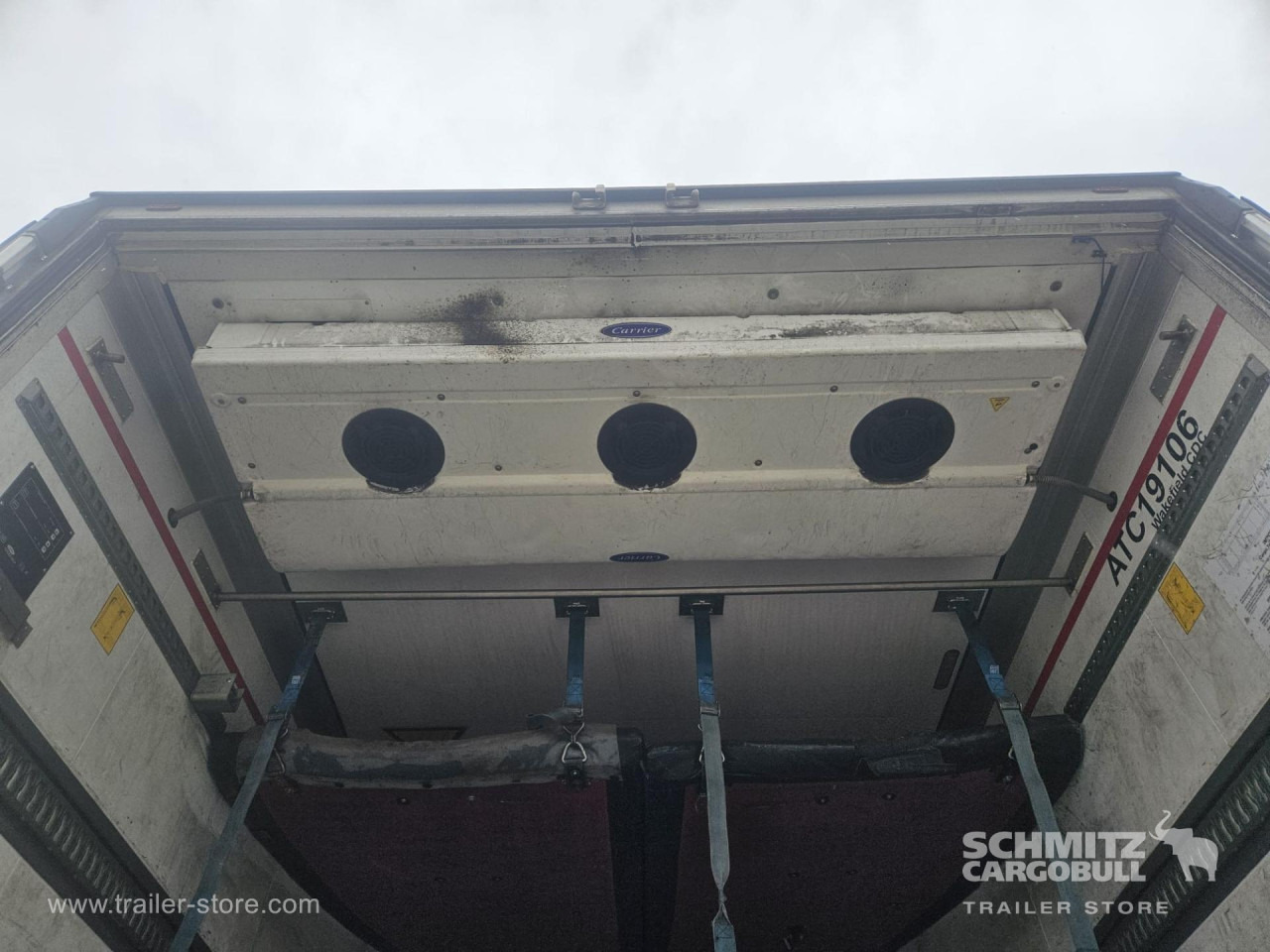 SCHMITZ Reefer Multitemp Taillift - Isothermal semi-trailer: picture 3 SCHMITZ Reefer Multitemp Taillift - Isothermal semi-trailer: picture 3