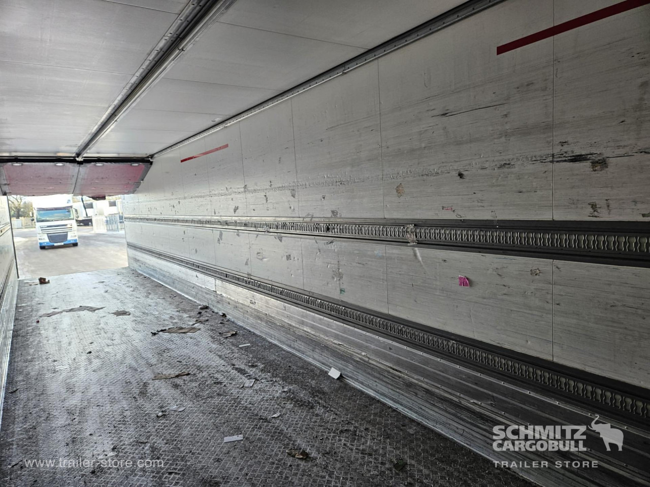 SCHMITZ Reefer Multitemp - Isothermal semi-trailer: picture 4 SCHMITZ Reefer Multitemp - Isothermal semi-trailer: picture 4