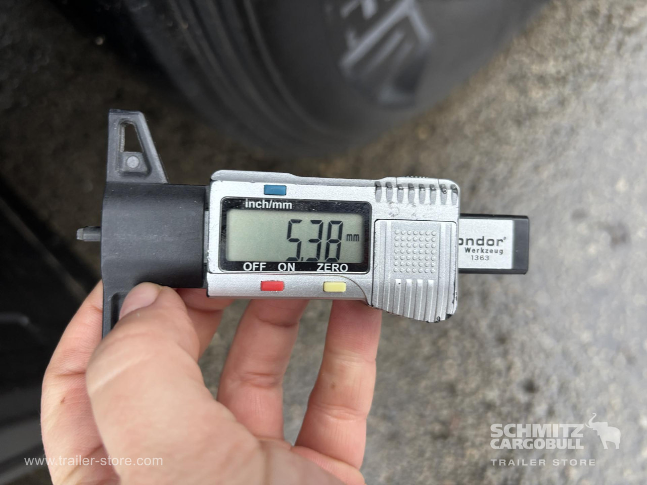 SCHMITZ Curtainsider Mega - Curtainsider semi-trailer: picture 3 SCHMITZ Curtainsider Mega - Curtainsider semi-trailer: picture 3