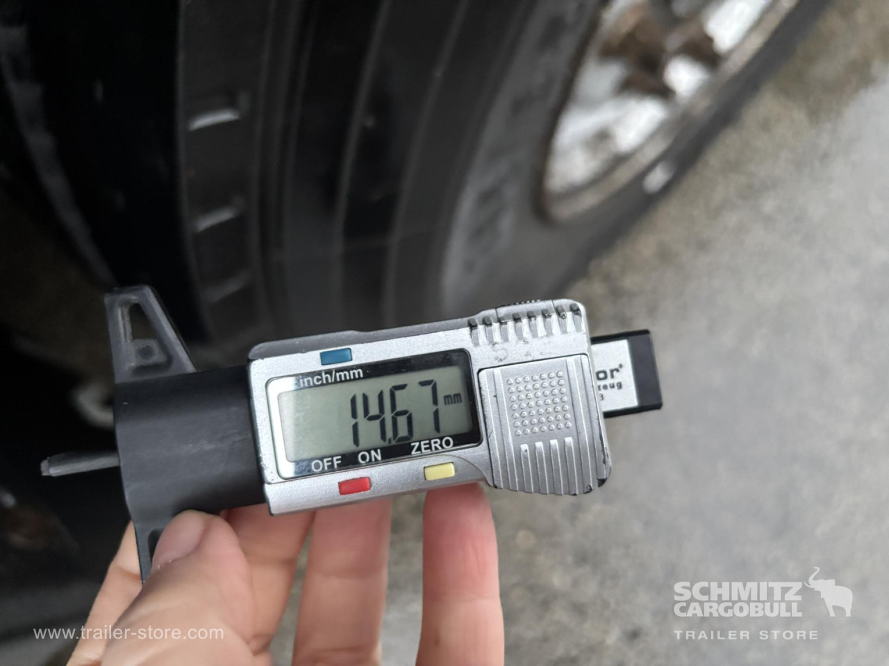 SCHMITZ Curtainsider Standard - Curtainsider semi-trailer: picture 4 SCHMITZ Curtainsider Standard - Curtainsider semi-trailer: picture 4