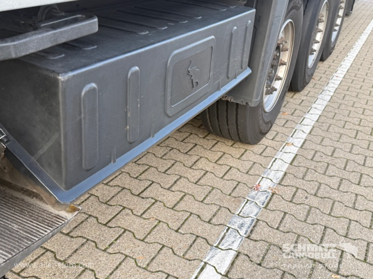 SCHMITZ Oplegger Kasten Standard Taillift - Closed box semi-trailer: picture 2 SCHMITZ Oplegger Kasten Standard Taillift - Closed box semi-trailer: picture 2