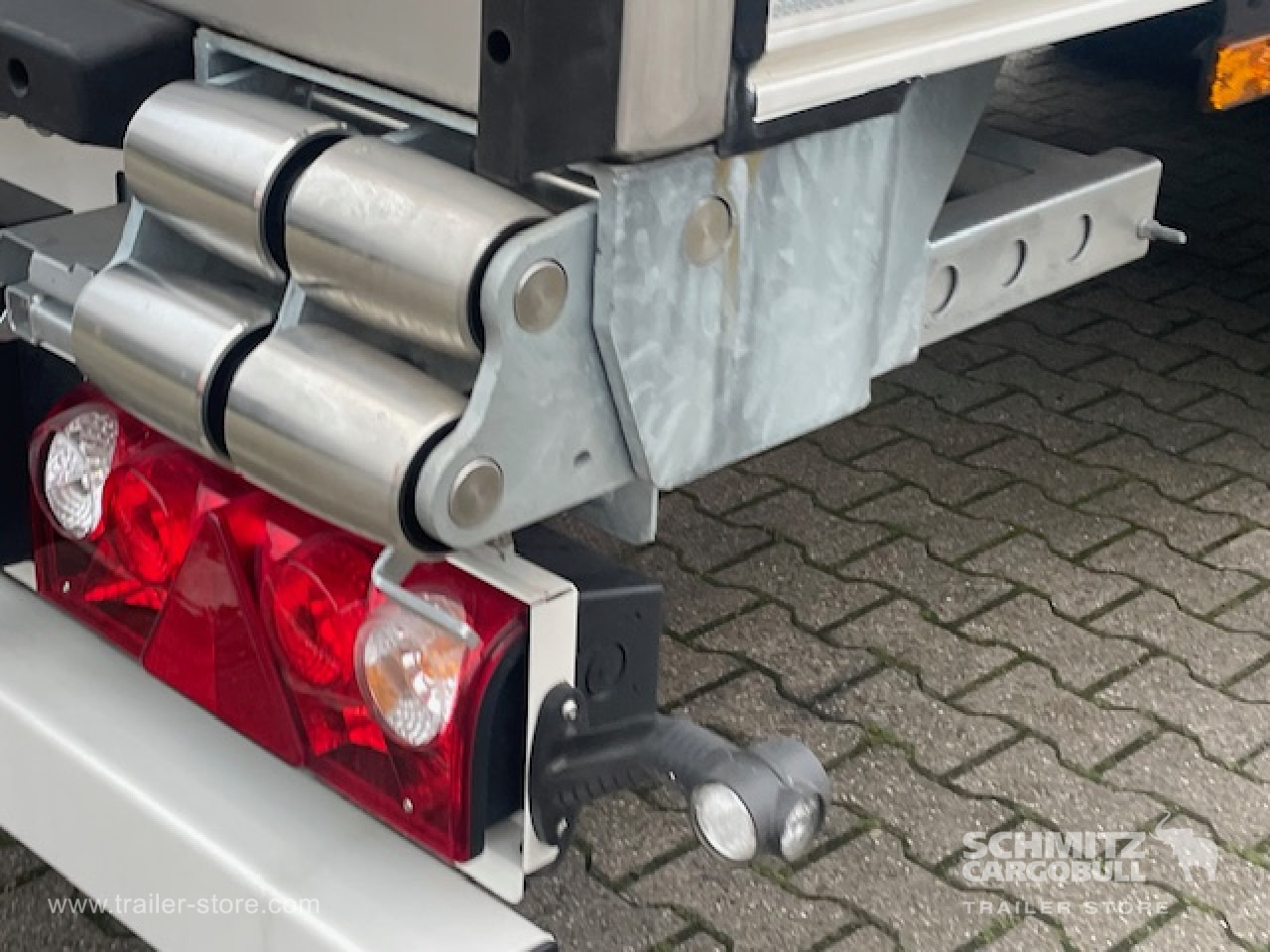 SCHMITZ Oplegger Vries Standard - Isothermal semi-trailer: picture 2 SCHMITZ Oplegger Vries Standard - Isothermal semi-trailer: picture 2