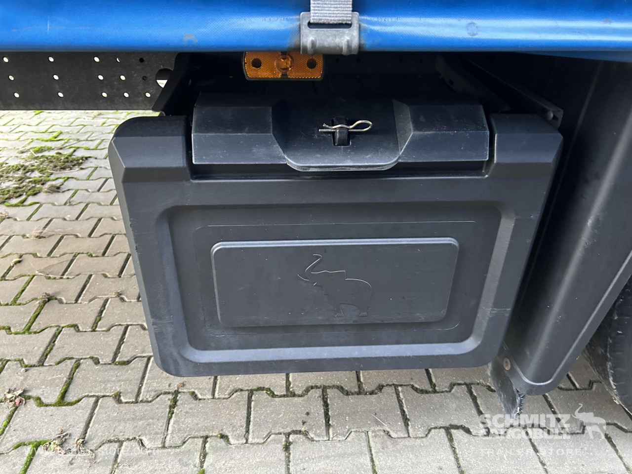 SCHMITZ Curtainsider Mega - Curtainsider semi-trailer: picture 3 SCHMITZ Curtainsider Mega - Curtainsider semi-trailer: picture 3