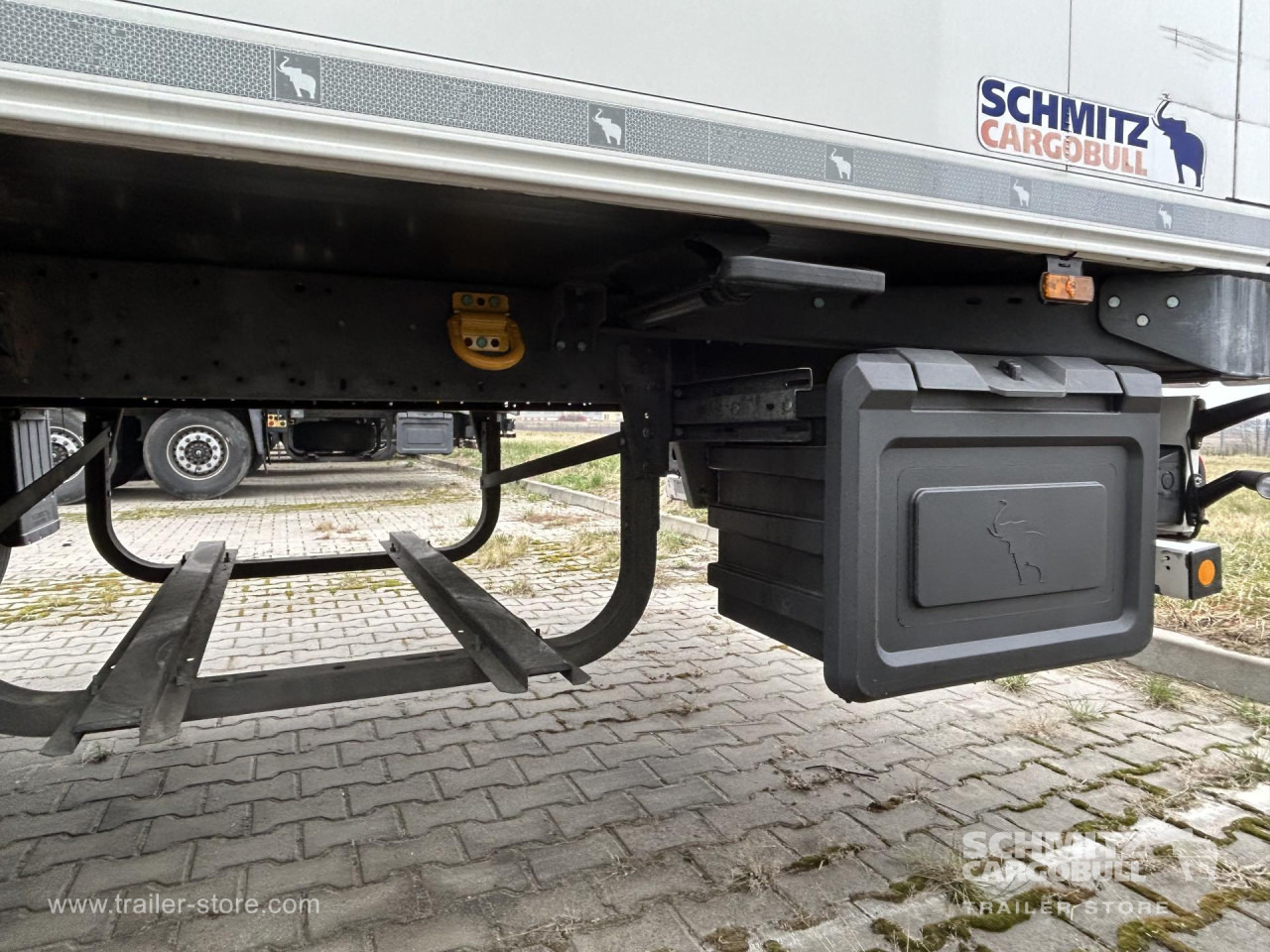 SCHMITZ Reefer Standard - Isothermal semi-trailer: picture 2 SCHMITZ Reefer Standard - Isothermal semi-trailer: picture 2