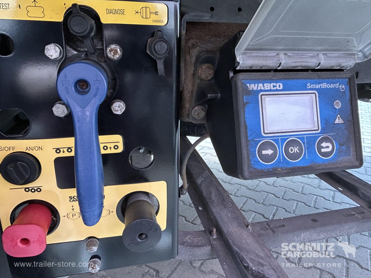 SCHMITZ Reefer Standard - Isothermal semi-trailer: picture 2 SCHMITZ Reefer Standard - Isothermal semi-trailer: picture 2