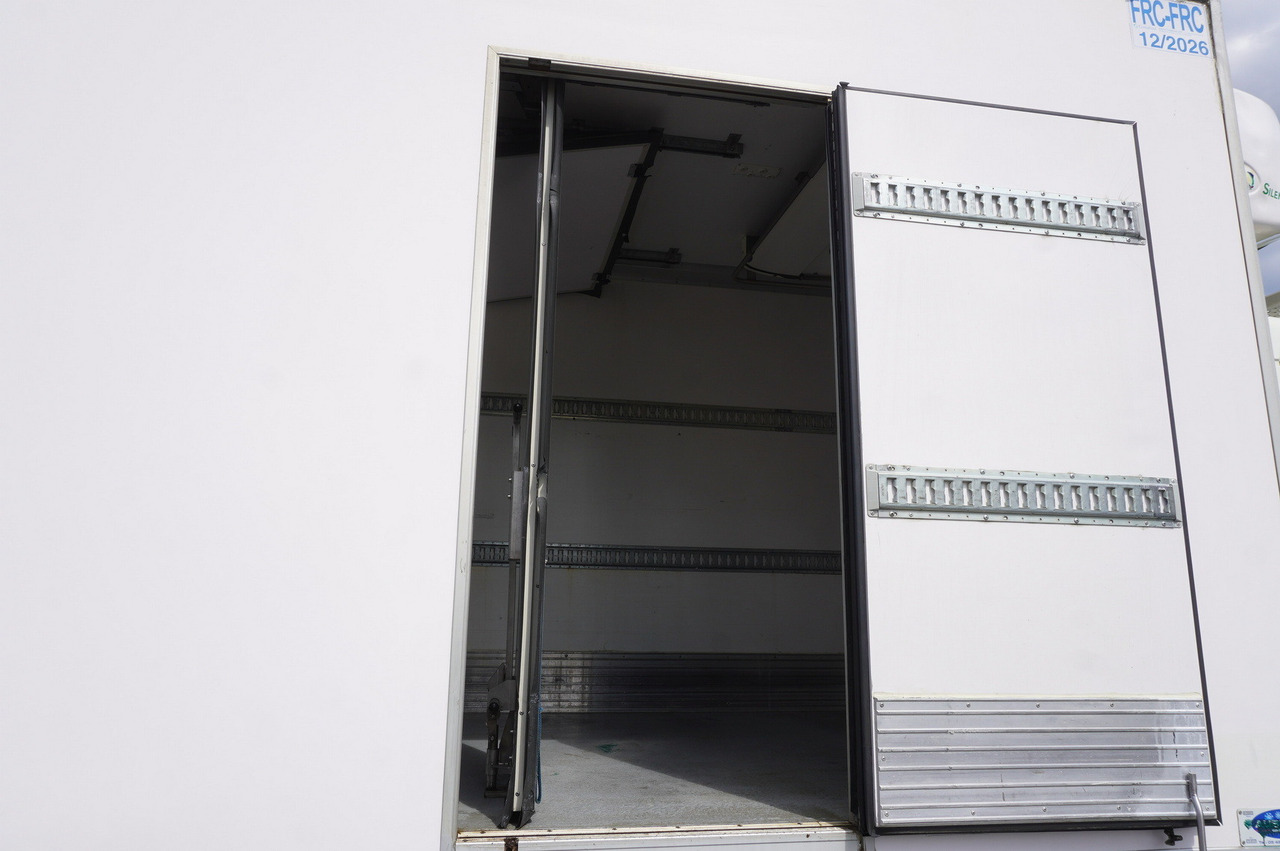 Refrigerator truck DAF LF 220 / Refrigerator 16 EPAL Multitemp / Carrier Supra 1150 MT / Palfinger 1500 kg: picture 10