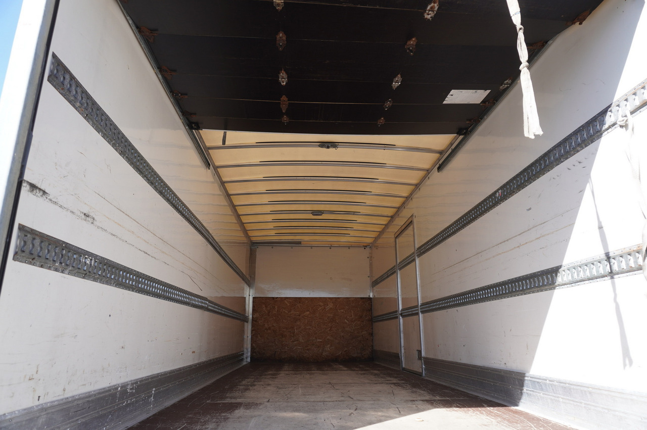 IVECO Eurocargo 120-190 / 160 thousand km !!! / Box 18 EPAL / Dhollandia lift 1500 kg - Box truck: picture 5 IVECO Eurocargo 120-190 / 160 thousand km !!! / Box 18 EPAL / Dhollandia lift 1500 kg - Box truck: picture 5