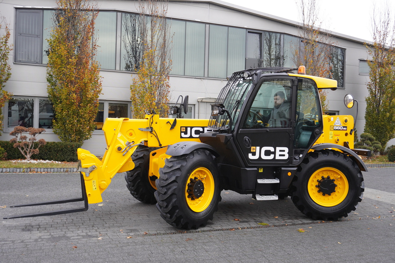 JCB 560-80 / 6 ton lifting capacity / power 146 HP - Wheel loader: picture 4 JCB 560-80 / 6 ton lifting capacity / power 146 HP - Wheel loader: picture 4
