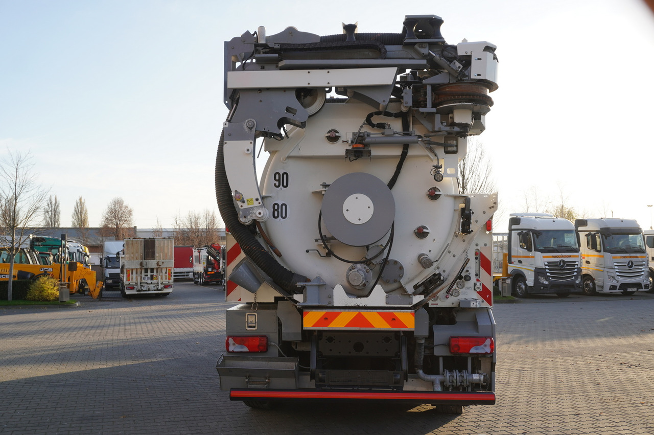 MAN TGS 26.360 E6 / RIVARD sewage cleaner 18 m3 / 180 tho. km / steering axle / 2 units - Vacuum truck: picture 5 MAN TGS 26.360 E6 / RIVARD sewage cleaner 18 m3 / 180 tho. km / steering axle / 2 units - Vacuum truck: picture 5