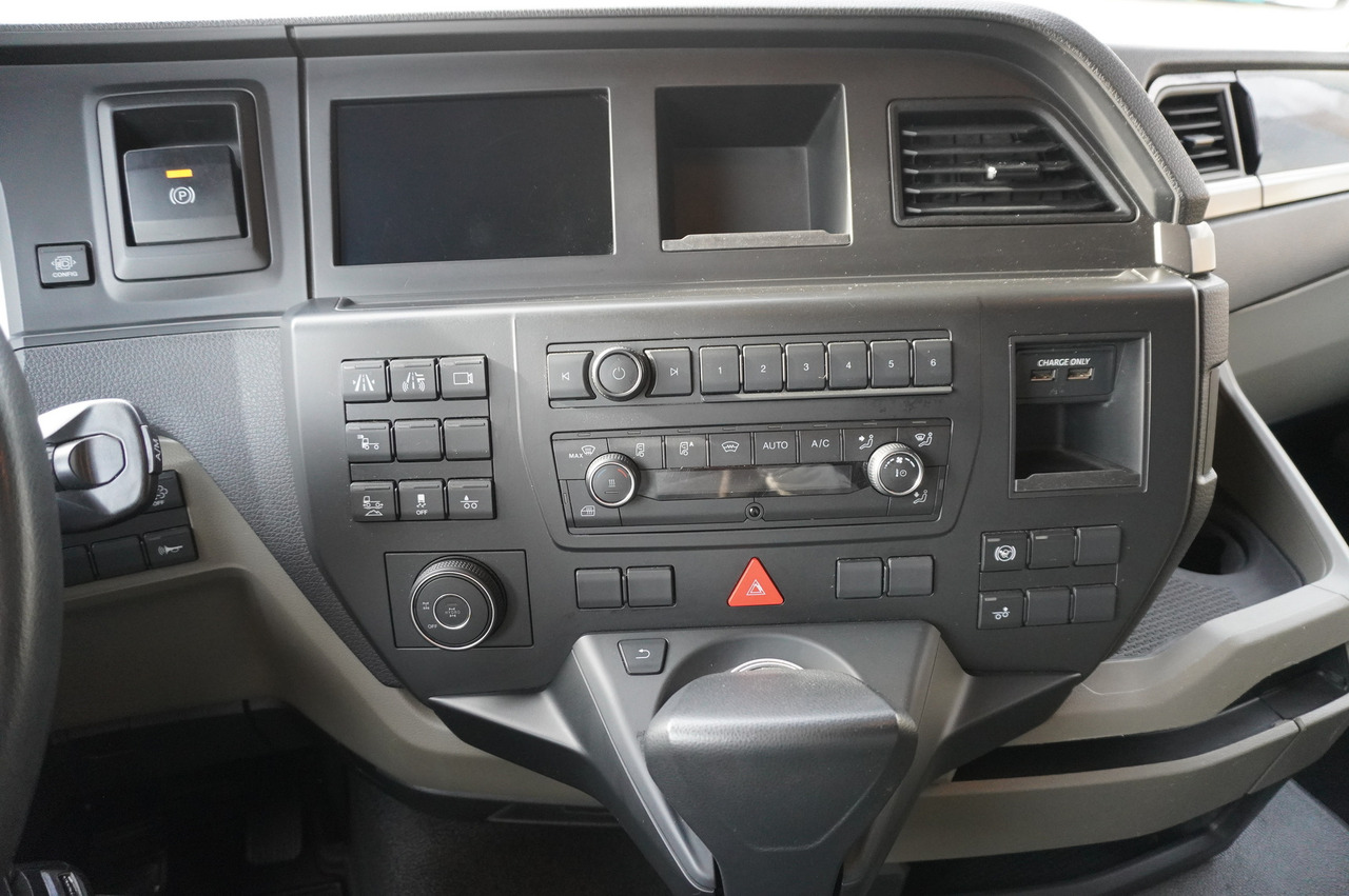 Cab chassis truck MAN TGS 26.510 6x4/4 Hydrodrive / Steering axle / Retarder / Sleeper cab: picture 23 Cab chassis truck MAN TGS 26.510 6x4/4 Hydrodrive / Steering axle / Retarder / Sleeper cab: picture 23