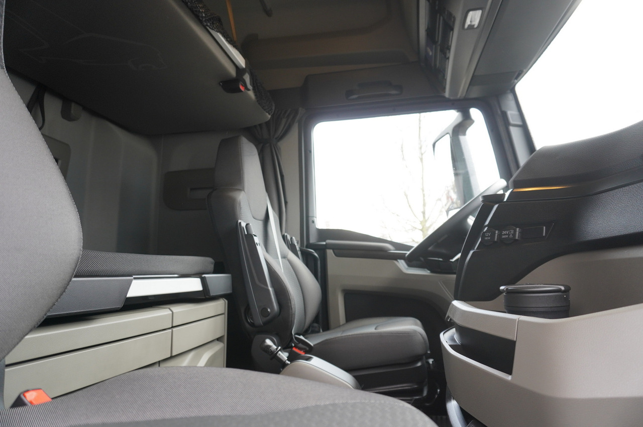 New Isothermal truck MAN TGX 26.400 / IGLOOCAR / Carrier Supra 1150 MT Silent: picture 27