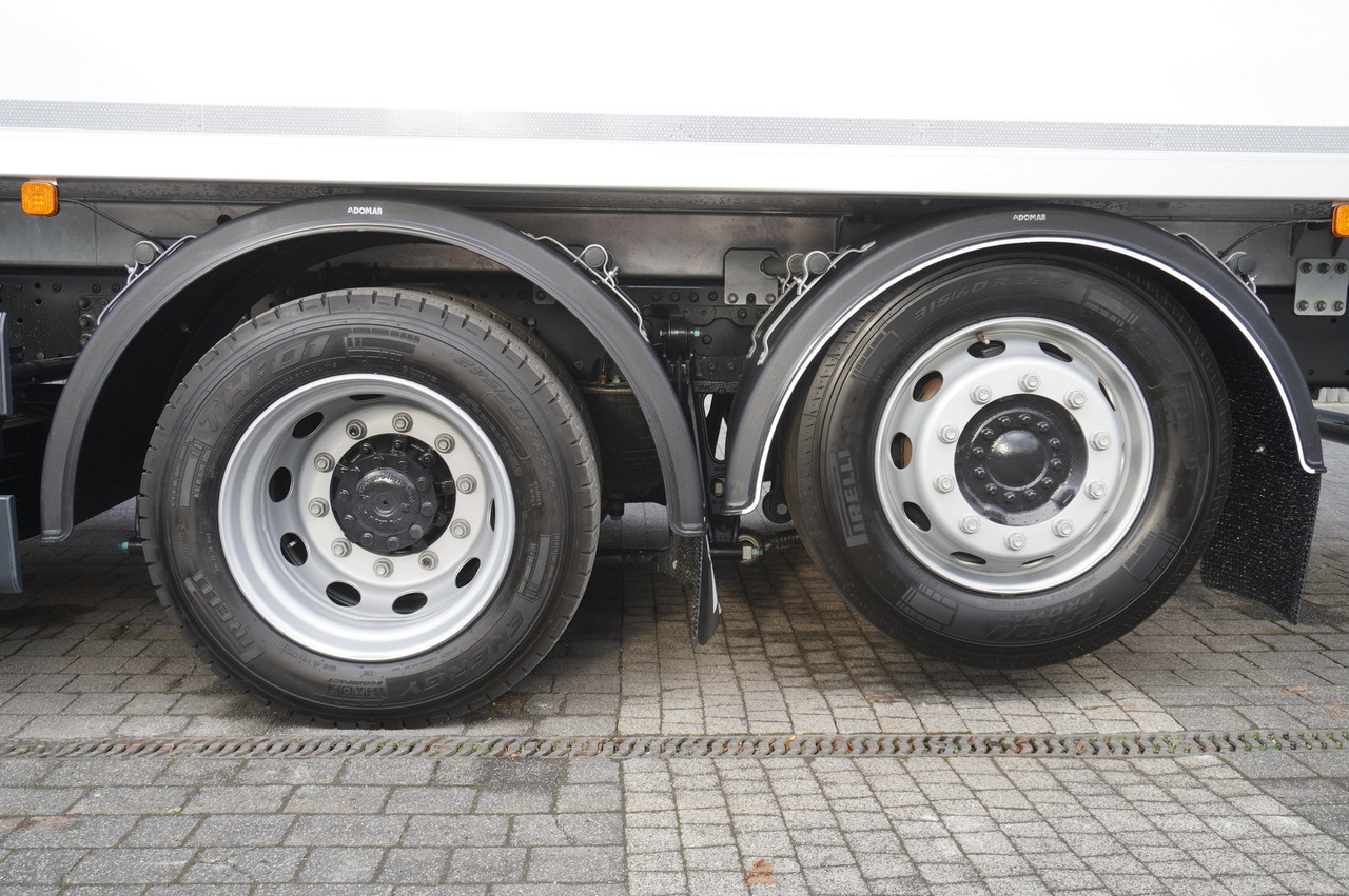 New Isothermal truck MAN TGX 26.400 / IGLOOCAR / Carrier Supra 1150 MT Silent: picture 9