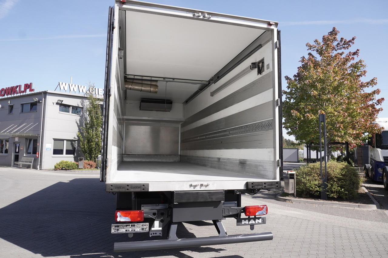 Refrigerator truck MAN TGX 26.500 E6 XXL / Schmitz 19 pallets / Thermoking / steering axle: picture 8