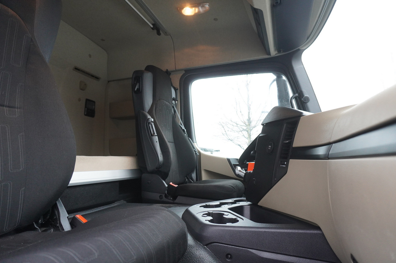 Leasing of MERCEDES-BENZ Actros 1824 / 9.1 m chassis / sleeping cabin MERCEDES-BENZ Actros 1824 / 9.1 m chassis / sleeping cabin: picture 27