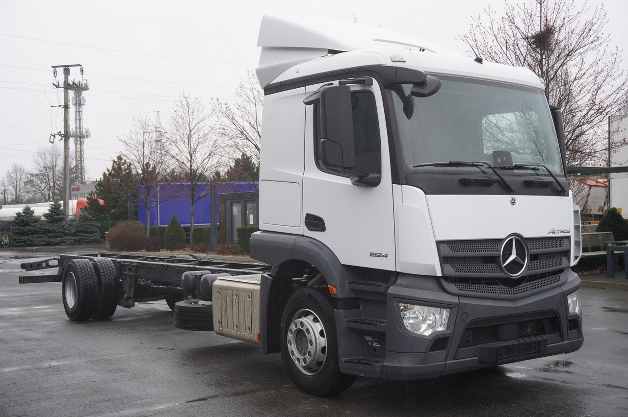 Leasing of MERCEDES-BENZ Actros 1824 / 9.1 m chassis / sleeping cabin MERCEDES-BENZ Actros 1824 / 9.1 m chassis / sleeping cabin: picture 6