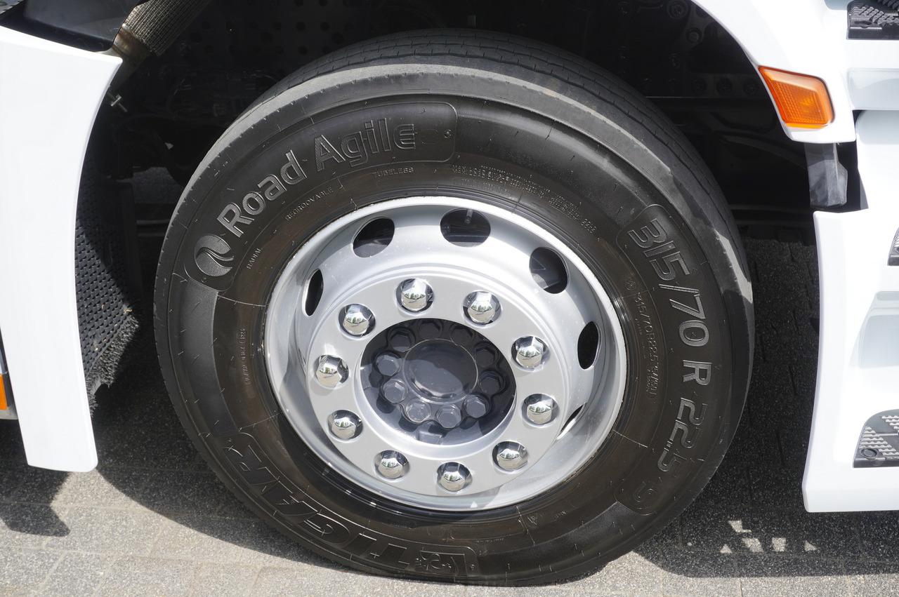 Refrigerator truck MERCEDES-BENZ Actros 1824 / Refrigerator 22 EPAL / Carrier Supra 850 / Sleeping cabin: picture 16 Refrigerator truck MERCEDES-BENZ Actros 1824 / Refrigerator 22 EPAL / Carrier Supra 850 / Sleeping cabin: picture 16