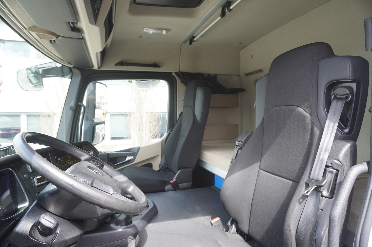 Refrigerator truck MERCEDES-BENZ Actros 1824 / Refrigerator / Carrier Supra 1250 / Sleeping cabin: picture 17