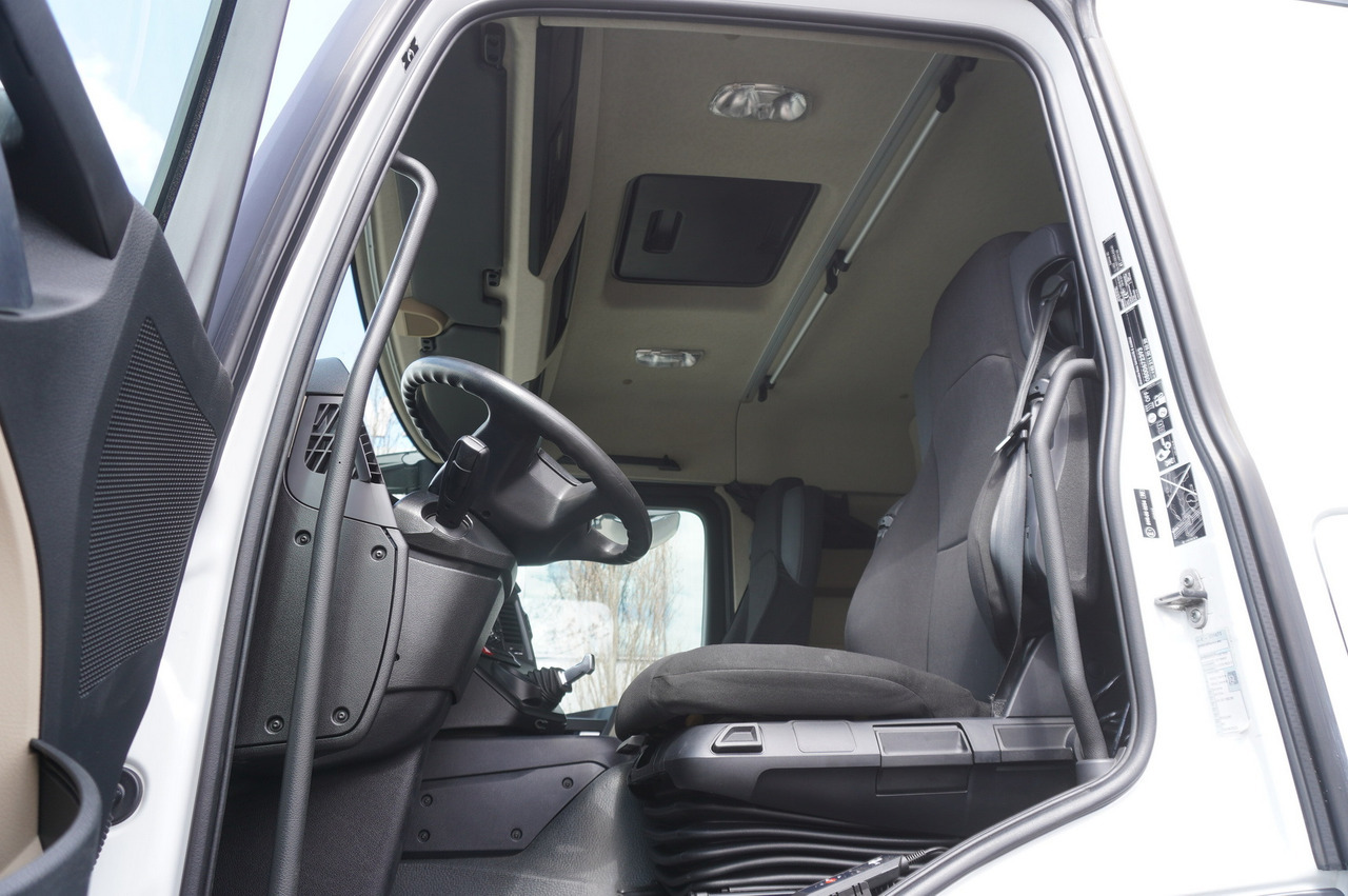 Refrigerator truck MERCEDES-BENZ Actros 1824 / Refrigerator / Carrier Supra 1250 / Sleeping cabin: picture 16
