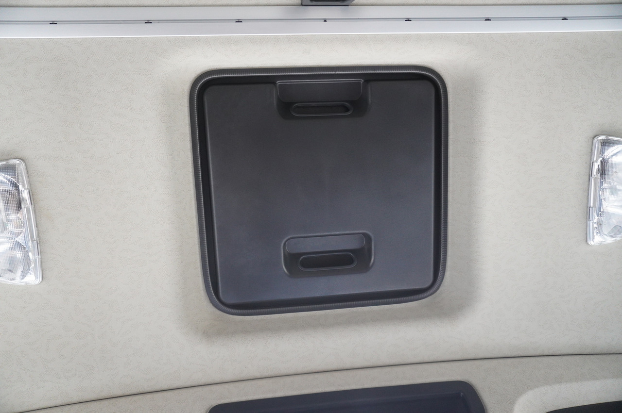 Refrigerator truck MERCEDES-BENZ Actros 1824 / Refrigerator / Carrier Supra 1250 / Sleeping cabin: picture 20