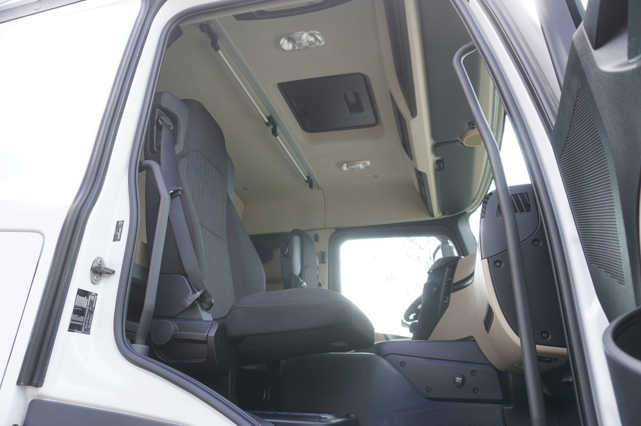 Refrigerator truck MERCEDES-BENZ Actros 1824 / Refrigerator / Carrier Supra 1250 / Sleeping cabin: picture 29