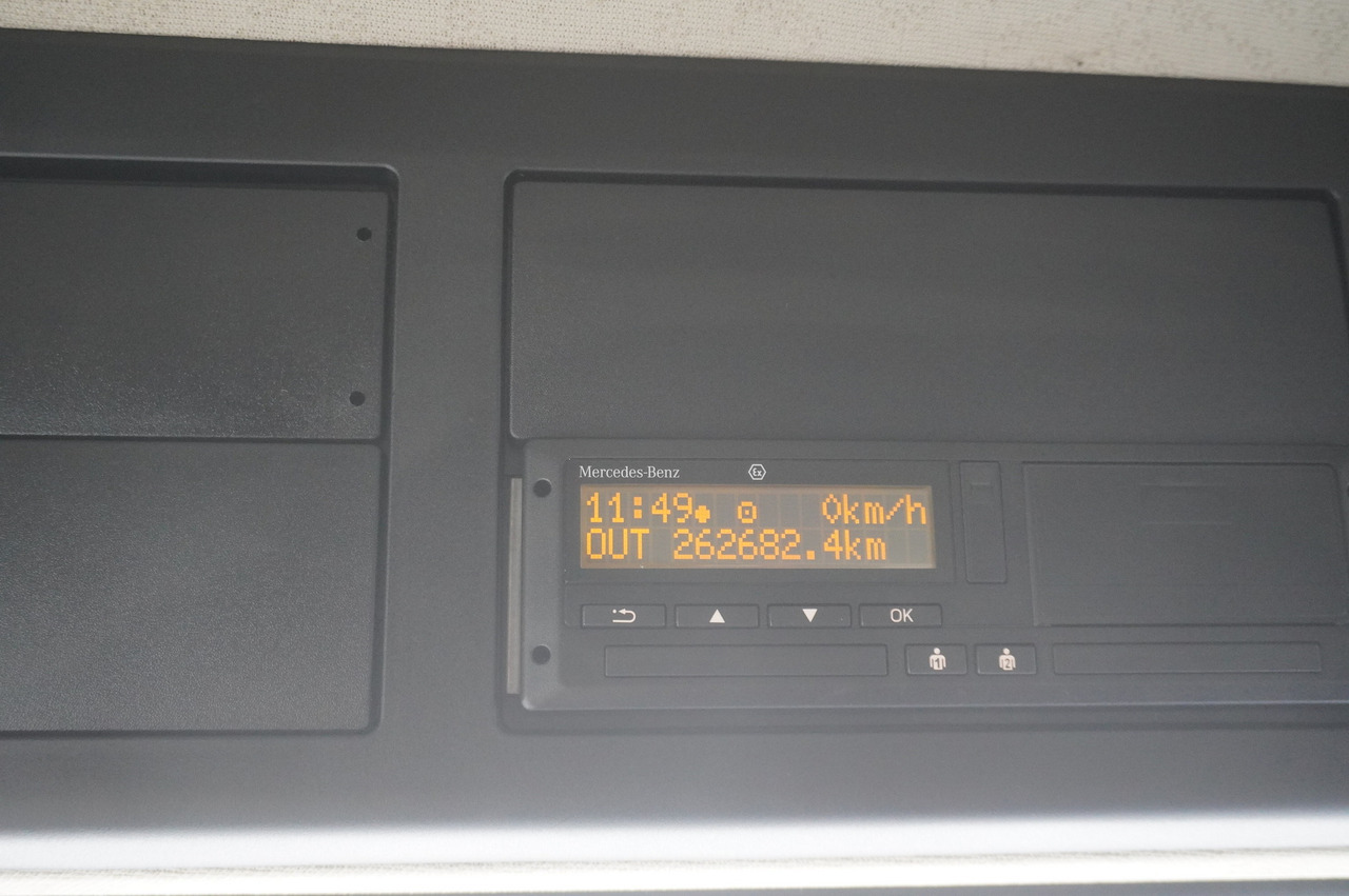 Refrigerator truck MERCEDES-BENZ Actros 1824 / Refrigerator / Carrier Supra 1250 / Sleeping cabin: picture 19