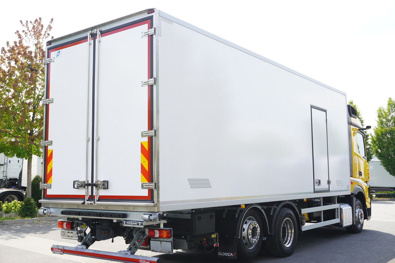 MERCEDES-BENZ Actros 2545 MP5 6×2 E6 / NEW Igloocar refrigerator / 19 pallets / Carrier Supra 850 - Refrigerator truck: picture 4 MERCEDES-BENZ Actros 2545 MP5 6×2 E6 / NEW Igloocar refrigerator / 19 pallets / Carrier Supra 850 - Refrigerator truck: picture 4