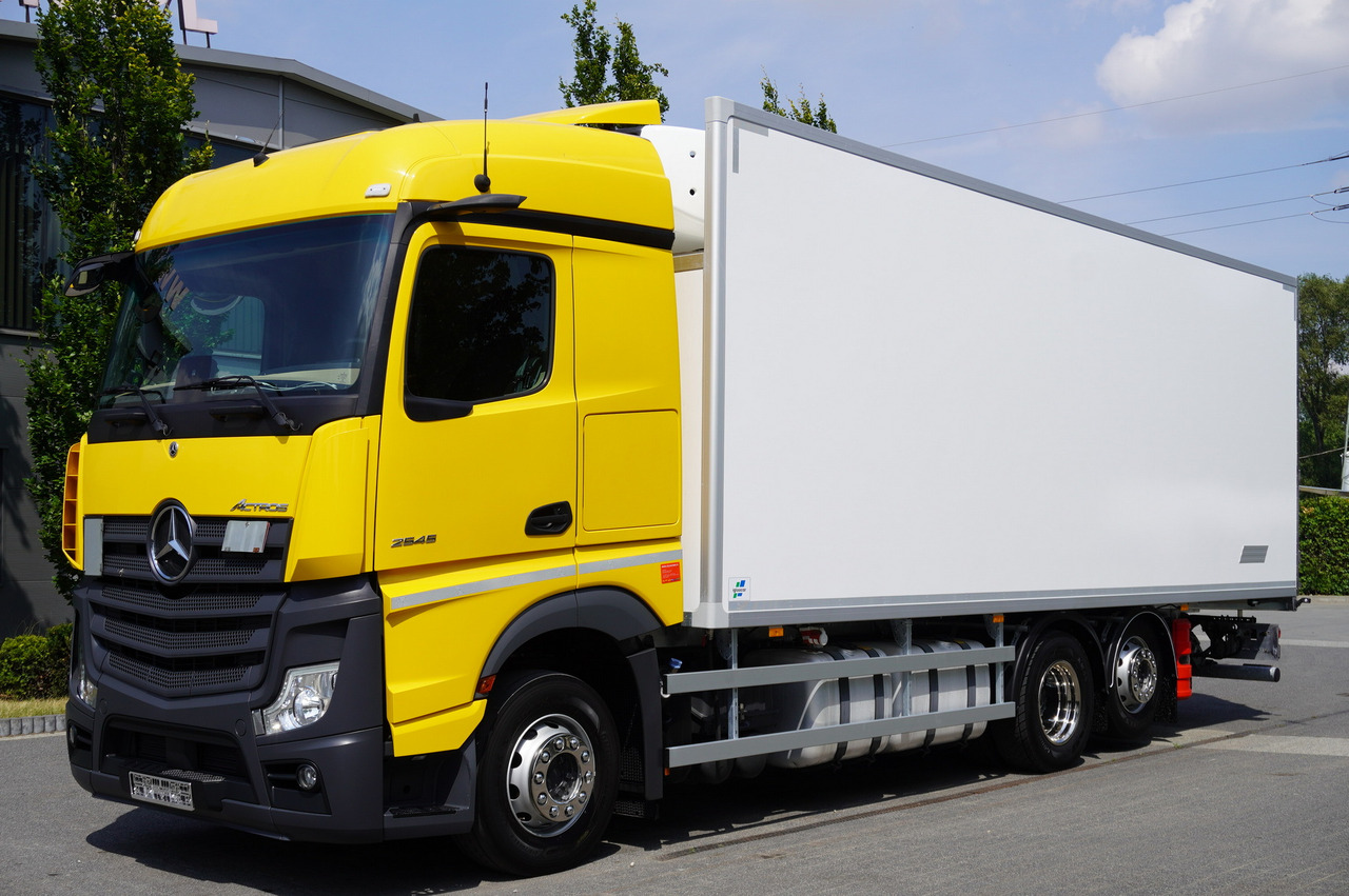 MERCEDES-BENZ Actros 2545 MP5 6×2 E6 / NEW Igloocar refrigerator / 19 pallets / Carrier Supra 850 - Refrigerator truck: picture 1 MERCEDES-BENZ Actros 2545 MP5 6×2 E6 / NEW Igloocar refrigerator / 19 pallets / Carrier Supra 850 - Refrigerator truck: picture 1