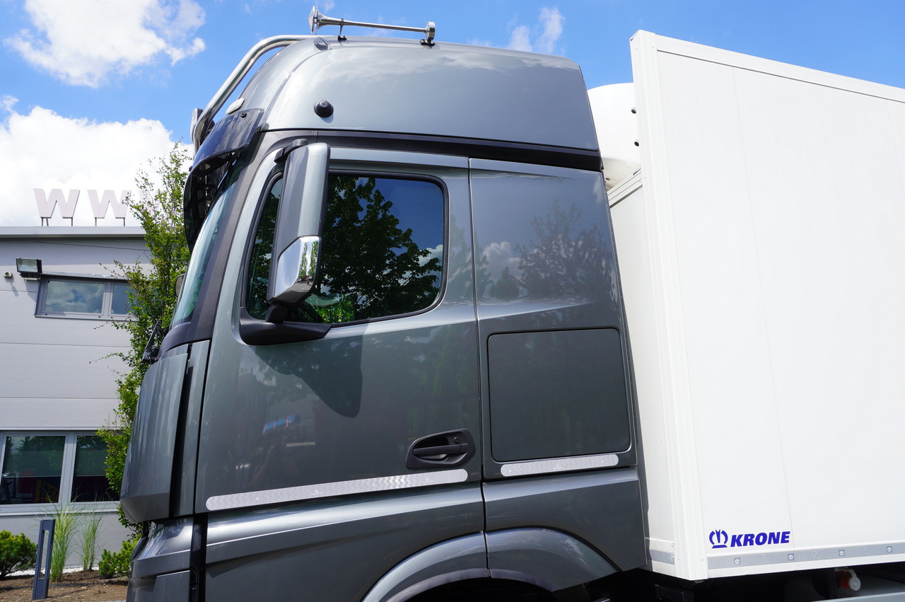 Refrigerator truck MERCEDES-BENZ Actros 2548 MP5 / Krone Refrigerator Multitemperature / Doppelstock 36 EPAL / GIGA Space cabin: picture 17