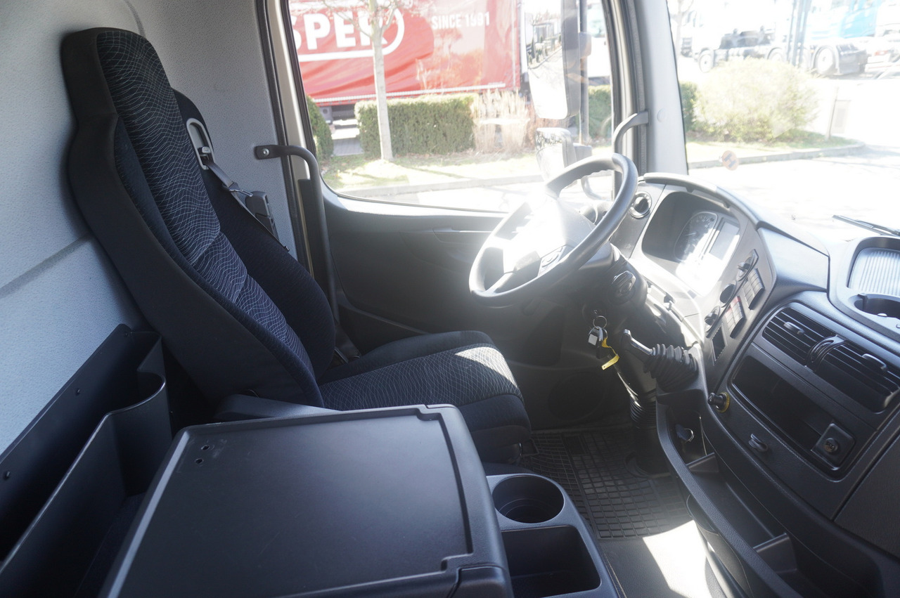 Box truck MERCEDES-BENZ Atego 818 / Box superstructure / DAUTEL tailgate 1.5 T: picture 25