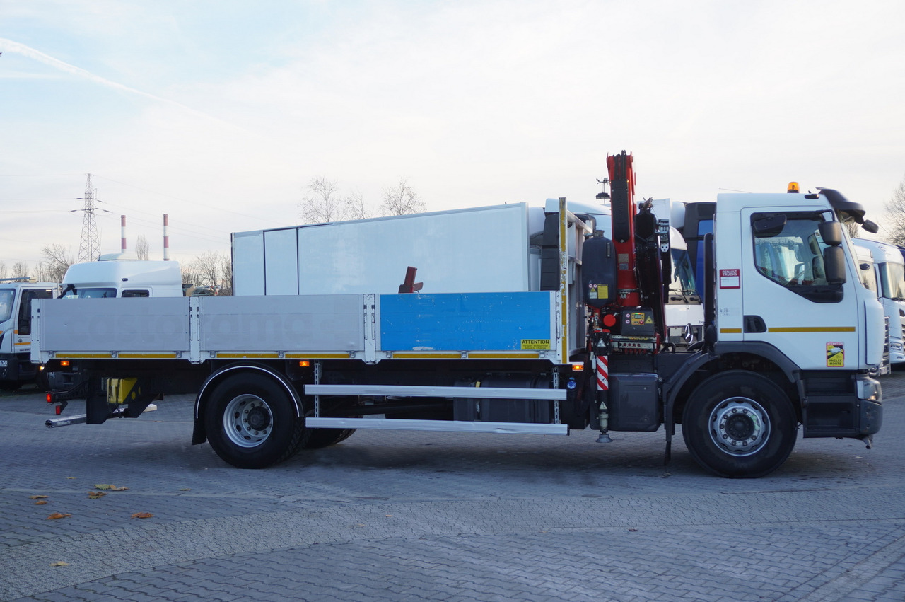 RENAULT C280 DTI 8 / FASSI crane 5.6 T / range 8 m / Flatbed 15 EPAL - Crane truck: picture 4 RENAULT C280 DTI 8 / FASSI crane 5.6 T / range 8 m / Flatbed 15 EPAL - Crane truck: picture 4