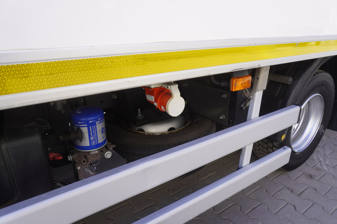 Refrigerator truck RENAULT D12 / Lamberet refrigerated truck / Dhollandia tail lift 1500 kg / 130 thousand km !!: picture 16