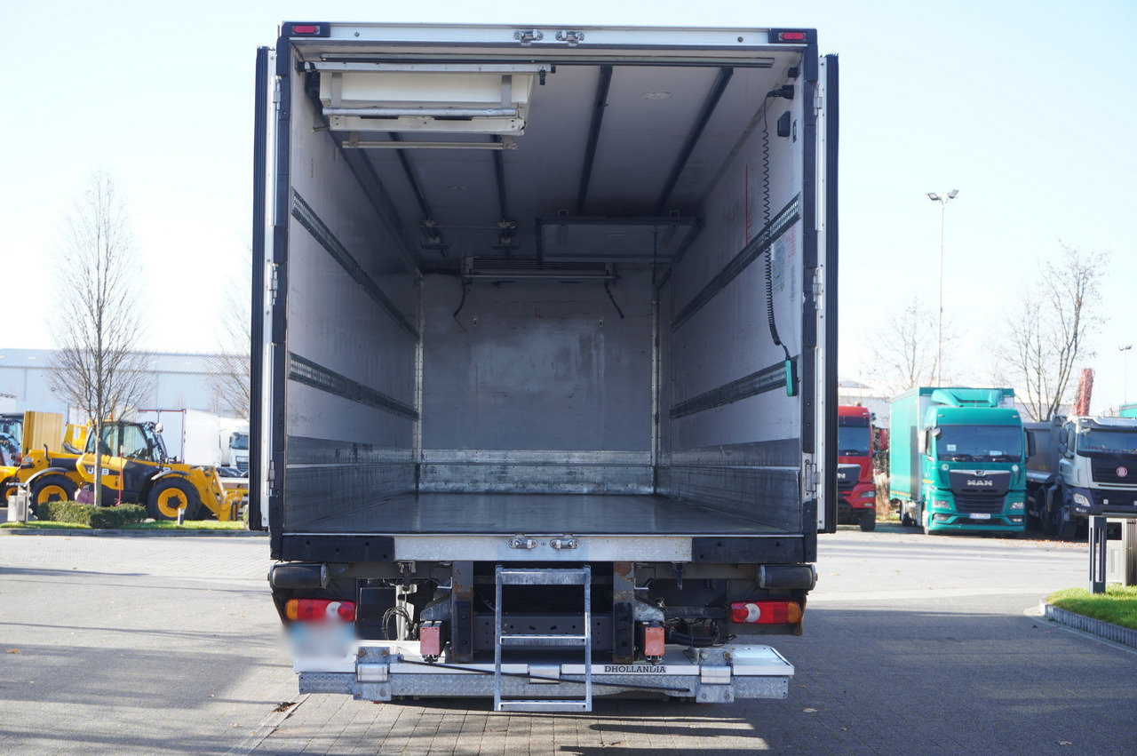 RENAULT D19 Wide 4x2 E6 / Lamberet 22 EPAL refrigerator / Multitemperature / Carrier Supra 1250 MT - Refrigerator truck: picture 3 RENAULT D19 Wide 4x2 E6 / Lamberet 22 EPAL refrigerator / Multitemperature / Carrier Supra 1250 MT - Refrigerator truck: picture 3