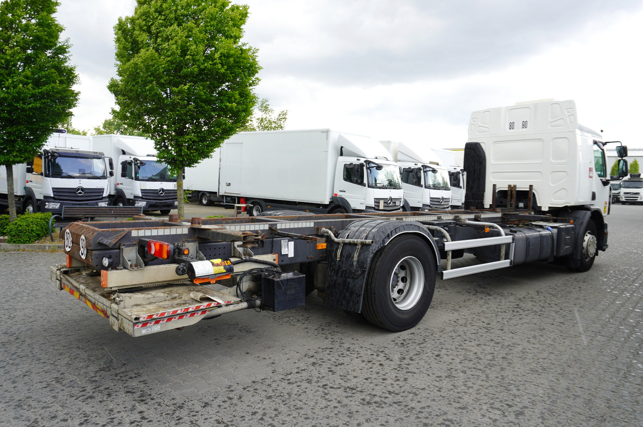 RENAULT D19 Wide Glob / BDF / load capacity 11t / 280 thousand km / tail lift - Cab chassis truck: picture 5 RENAULT D19 Wide Glob / BDF / load capacity 11t / 280 thousand km / tail lift - Cab chassis truck: picture 5