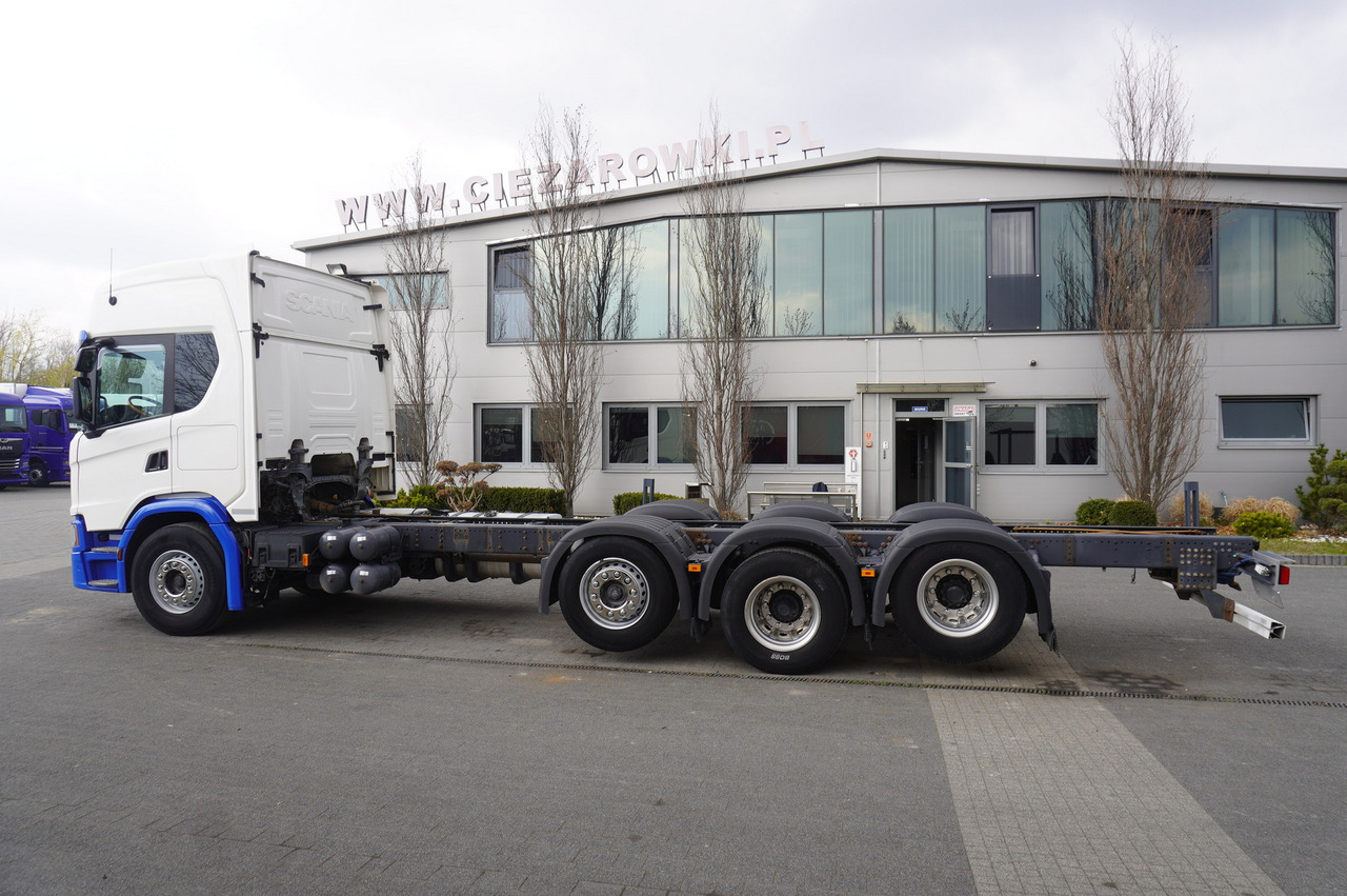 SCANIA G500 8x2 / 2nd axis steered / Chassis 8.35 m / 2021 - Crane truck: picture 4 SCANIA G500 8x2 / 2nd axis steered / Chassis 8.35 m / 2021 - Crane truck: picture 4