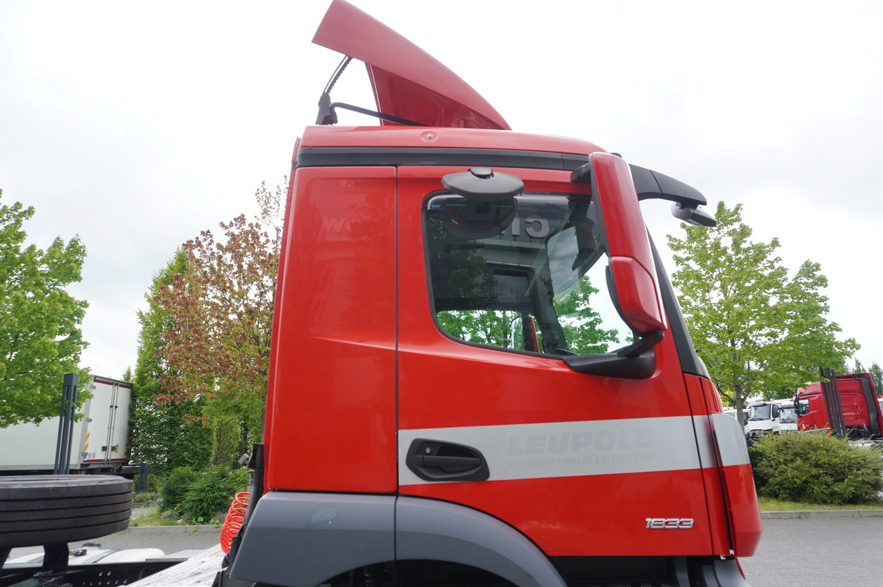 Tractor unit MERCEDES-BENZ Actros 1833 tractor unit / 260 tho. km: picture 9