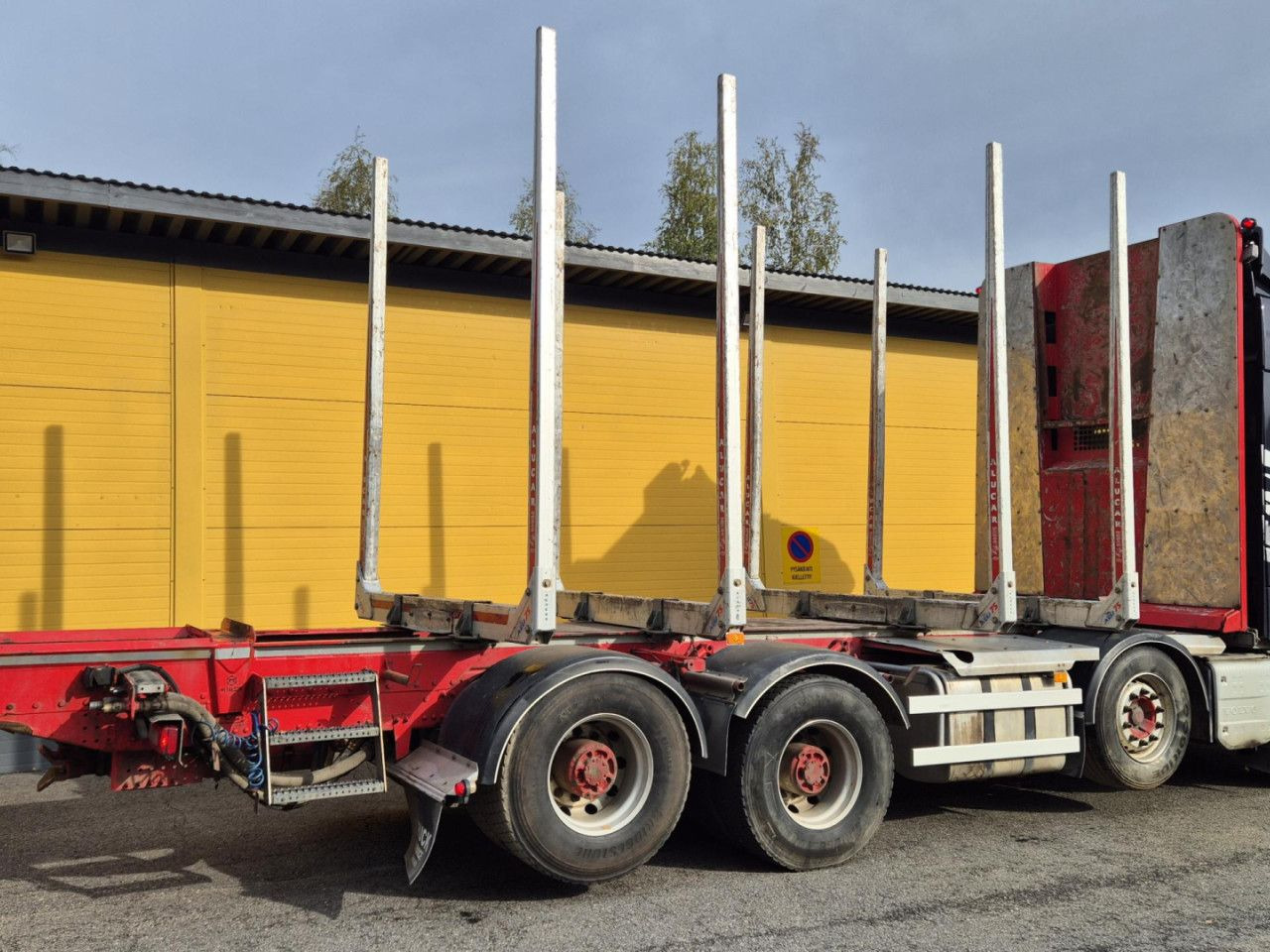 VOLVO FH 750 8x4 / 2 lifted axles / timber truck - Log truck: picture 4 VOLVO FH 750 8x4 / 2 lifted axles / timber truck - Log truck: picture 4