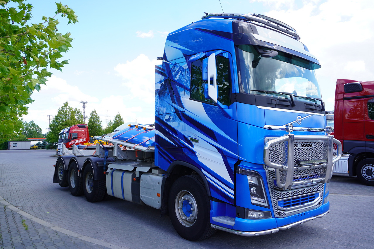 VOLVO FH16 750 8x4 / ALUCAR stanchion superstructure / 7.6 m chassis / Steered axle - Cab chassis truck: picture 4 VOLVO FH16 750 8x4 / ALUCAR stanchion superstructure / 7.6 m chassis / Steered axle - Cab chassis truck: picture 4