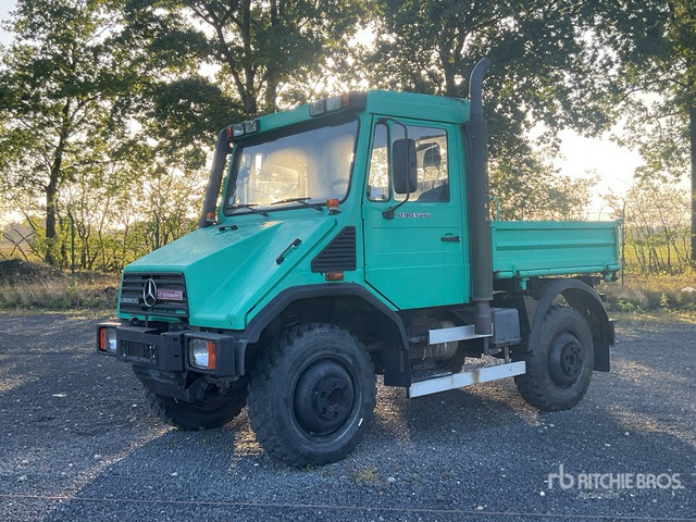 1998 Mercedes-Benz U90 4x4 Utility Truck - Municipal/ Special vehicle, Dropside/ Flatbed truck: picture 2 1998 Mercedes-Benz U90 4x4 Utility Truck - Municipal/ Special vehicle, Dropside/ Flatbed truck: picture 2
