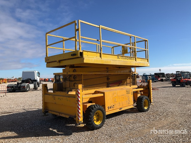 2000 Liftlux SL172-24 4x4 4WDS Scissor Lift - Scissor lift: picture 3 2000 Liftlux SL172-24 4x4 4WDS Scissor Lift - Scissor lift: picture 3