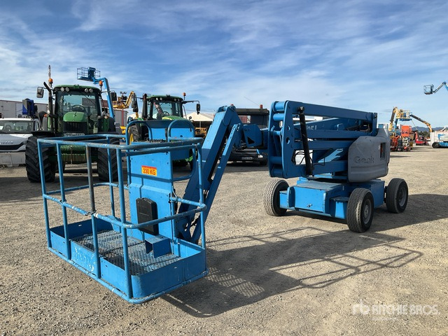2007 Genie Z45/25JDC 2WD Electric Articulating Boom Lift - Articulated boom: picture 3 2007 Genie Z45/25JDC 2WD Electric Articulating Boom Lift - Articulated boom: picture 3