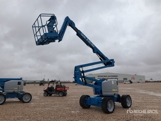 2013 Genie Z45/25J 4WD Diesel Articulating Boom Lift - Articulated boom: picture 3 2013 Genie Z45/25J 4WD Diesel Articulating Boom Lift - Articulated boom: picture 3