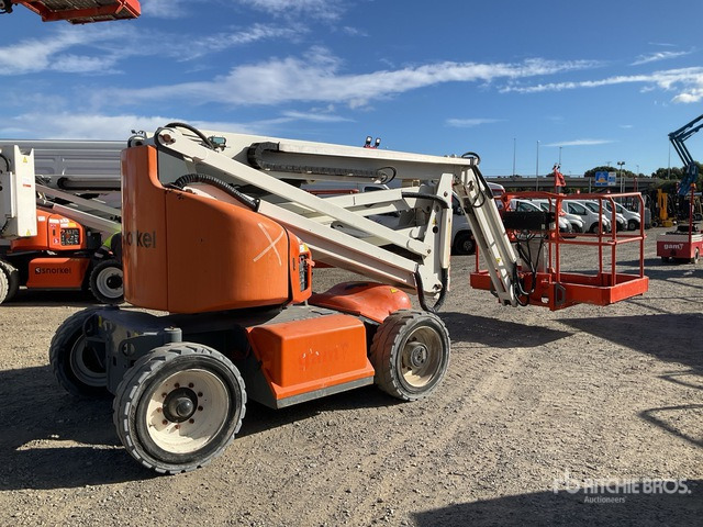 2015 Snorkel A46JE 2WD Electric Articulating Boom Lift - Articulated boom: picture 1 2015 Snorkel A46JE 2WD Electric Articulating Boom Lift - Articulated boom: picture 1