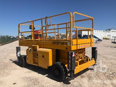 HAULOTTE H12SDX 4x4 - Scissor lift: picture 4 HAULOTTE H12SDX 4x4 - Scissor lift: picture 4
