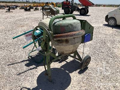 Qty of 2 - Concrete mixer: picture 3 Qty of 2 - Concrete mixer: picture 3