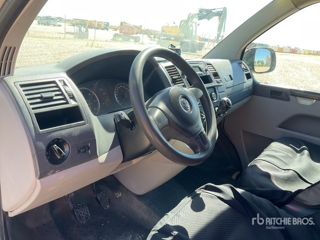 2012 Volkswagen Transporter TDI Motion Cargo Van - Van: picture 5 2012 Volkswagen Transporter TDI Motion Cargo Van - Van: picture 5