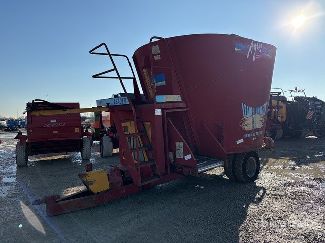 1993 AGM W14 Feed Wagon - Forage mixer wagon: picture 1 1993 AGM W14 Feed Wagon - Forage mixer wagon: picture 1